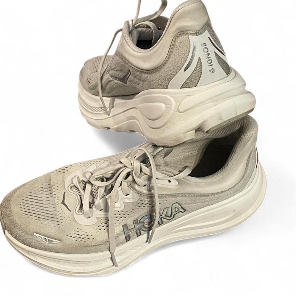 Hoka One One W Bondi 9 Running Shoes Stardust/Silver – Size EU 42 (US 9.5B)